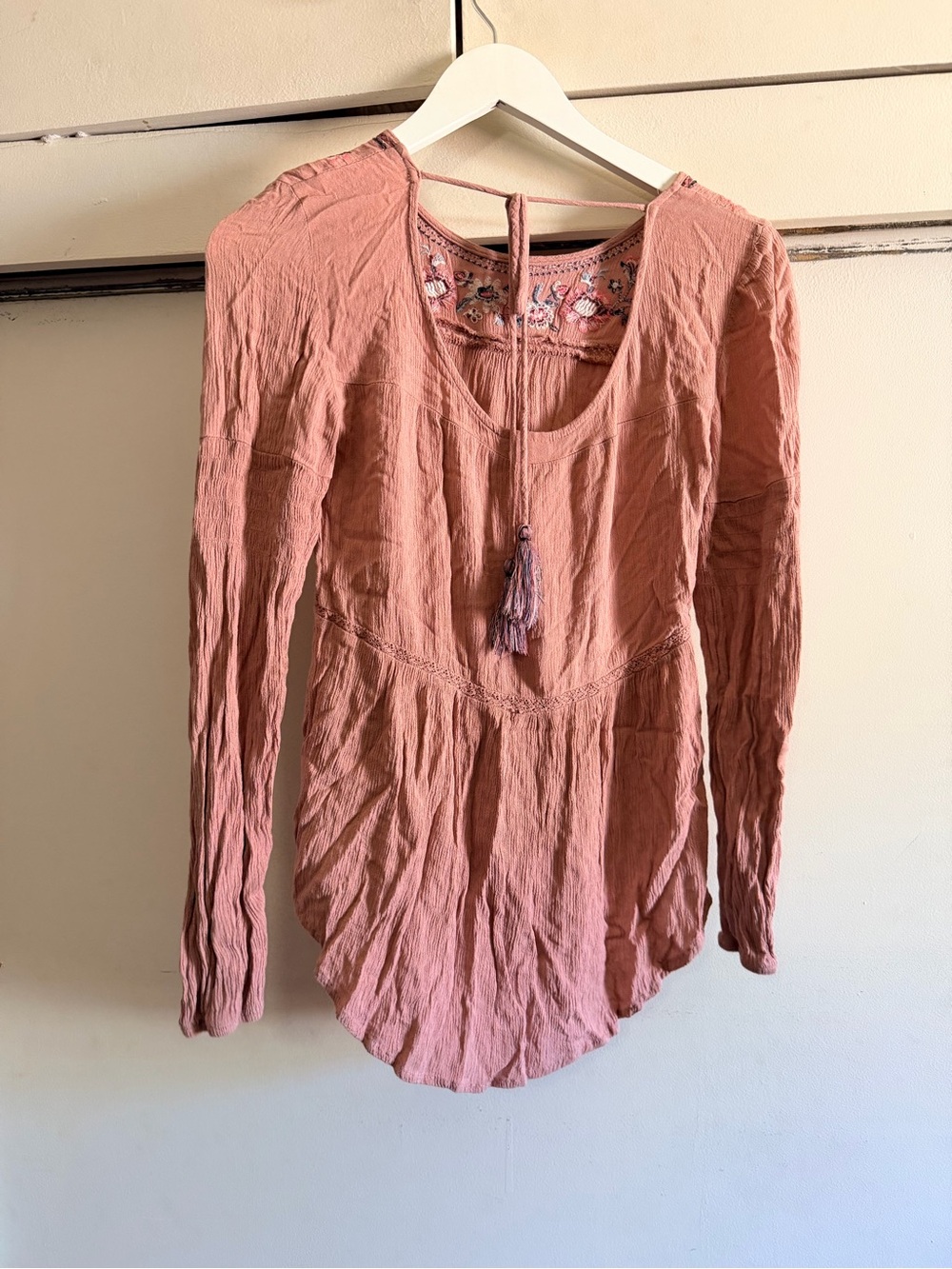 Knox Rose Women’s Embroidered Pink Peasant Top Size XS - Picture 2 of 3